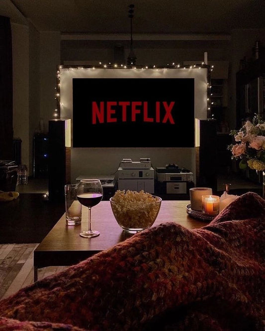 How to Host a Cozy Holiday Movie Night: The Ultimate Guide